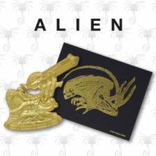 Alien 24K Gold Plated XL Premium Pin Badge